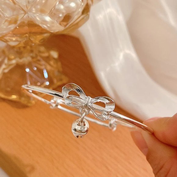 Silver Plated Heart Shape Bracelet - Picture 4 of 5